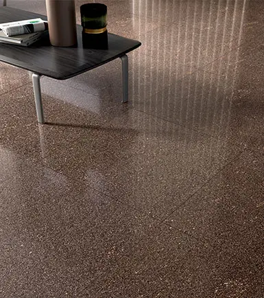 Ceramiche Coem Porfirica — πορσελανάτο πλακάκι δαπέδου και τοίχου με όψη πέτρας, για εσωτερικούς και εξωτερικούς χώρους