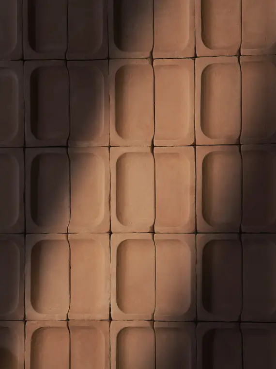 Fornace Brioni Void Brick — κεραμικό πλακάκι κόκκινης πάστας τοίχου σε ενιαίο χρώμα