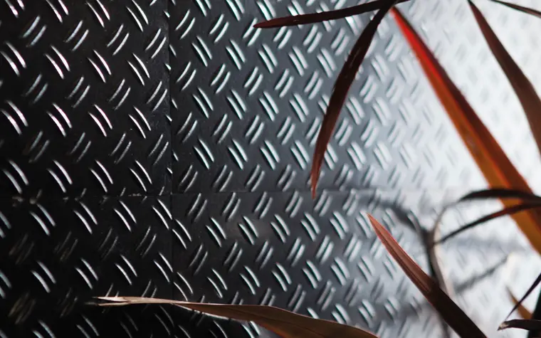 Iris Ceramica Stage — πορσελανάτο πλακάκι δαπέδου και τοίχου με όψη μετάλλου