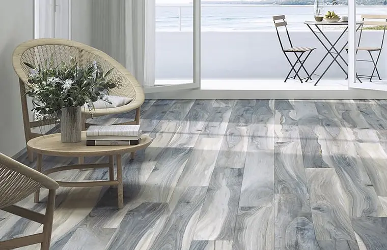 La Fabbrica Kauri — πορσελανάτο πλακάκι με όψη ξύλου