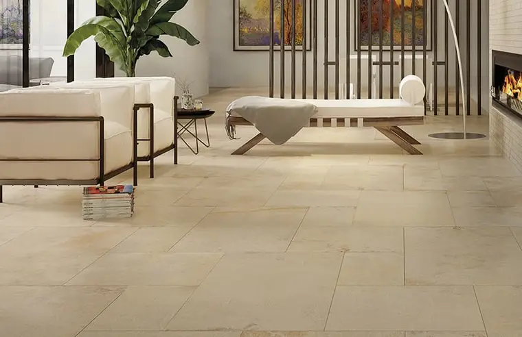 La Fabbrica Royal Stone — πορσελανάτο πλακάκι με όψη πέτρας, για εσωτερικούς και εξωτερικούς χώρους