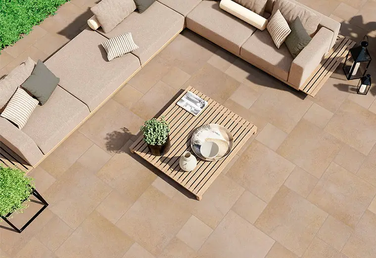 Natucer Limestone — πορσελανάτο πλακάκι δαπέδου και τοίχου με όψη πέτρας, για εσωτερικούς και εξωτερικούς χώρους