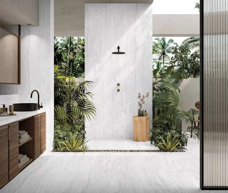 NuovoCorso Travertino Stone White — πορσελανάτο πλακάκι δαπέδου και τοίχου με όψη τραβερτίνη