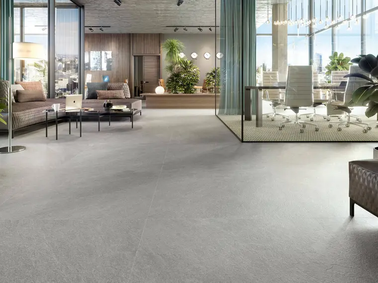 Porcelanite Dos Ródano — πορσελανάτο πλακάκι δαπέδου και τοίχου με όψη πέτρας, για εσωτερικούς και εξωτερικούς χώρους