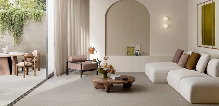 RAK Ceramics French Limestone — πορσελανάτο πλακάκι με όψη πέτρας, για εσωτερικούς και εξωτερικούς χώρους