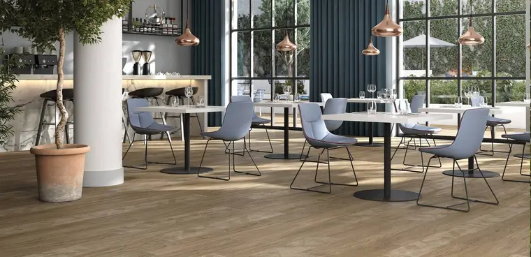 RAK Ceramics Line wood — πορσελανάτο πλακάκι δαπέδου με όψη ξύλου, για εσωτερικούς και εξωτερικούς χώρους